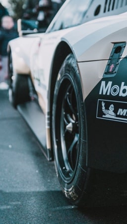 image d'une voiture de course